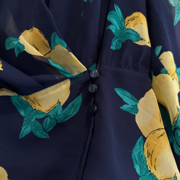 Eva Mendes for New York & Company Wrap Blouse – Navy Lemon Print – Size L - Picture 3 of 8